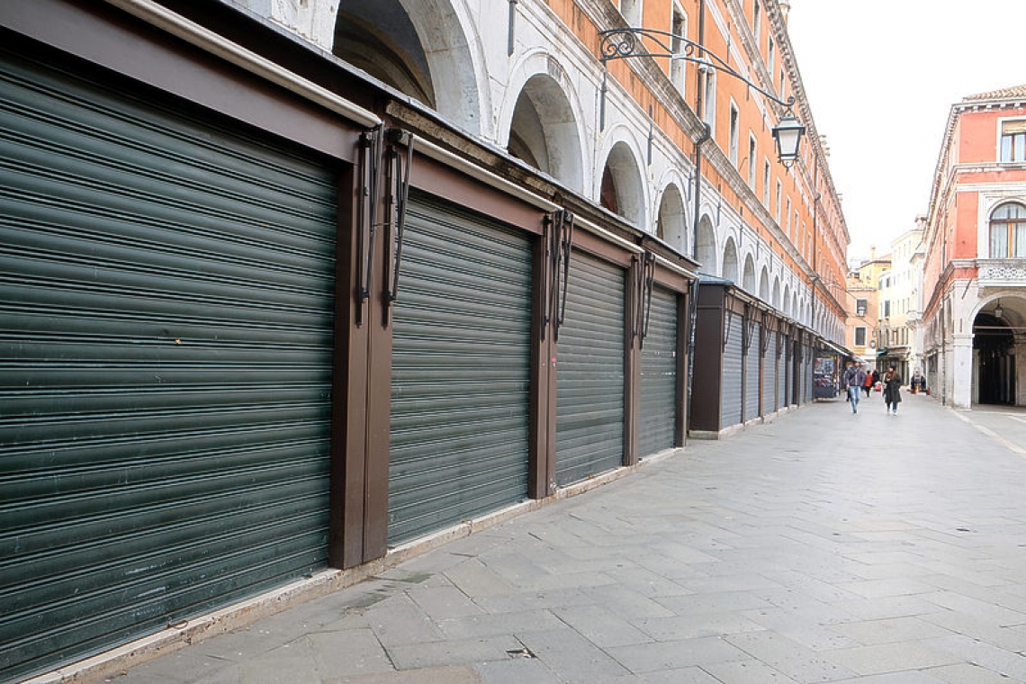 Italy extends coronavirus lockdown to whole country